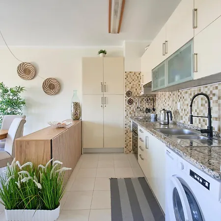 Apartment Cosy 2 Bedroom Ap Near The Da Rocha