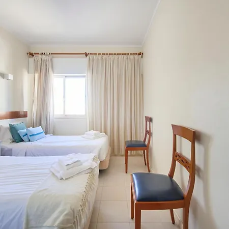 Cosy 2 Bedroom Ap Near The Da Rocha Portimao
