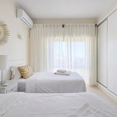Cosy 2 Bedroom Ap Near The Da Rocha Portimao